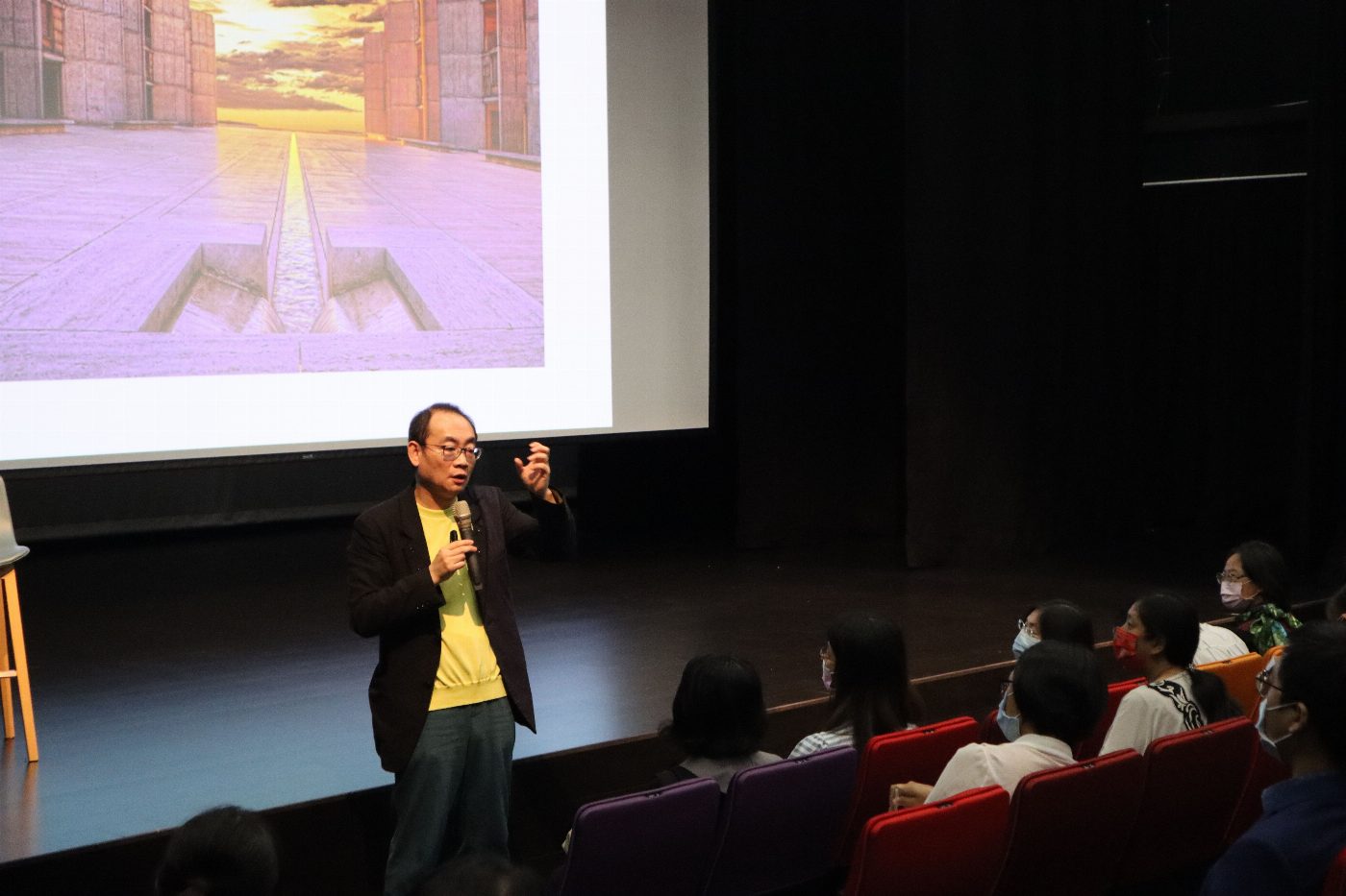 南市圖新總館「大師講堂」開講　格林文化發行人郝廣才 分享閱讀帶給孩子最大的翅膀