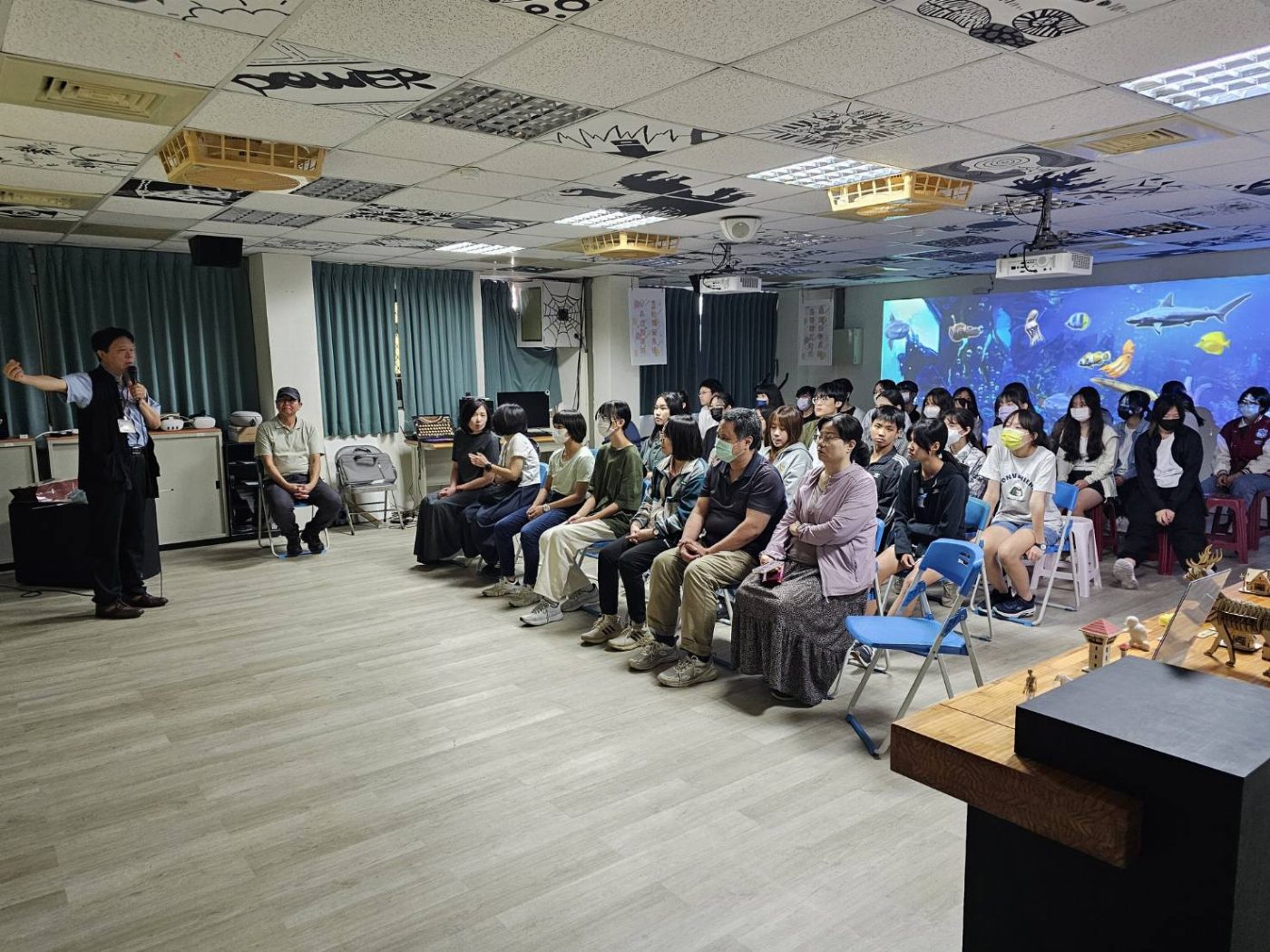 崑山科大資傳系辦理「數位攝影科技研習營」 19位學員再考取專業證照