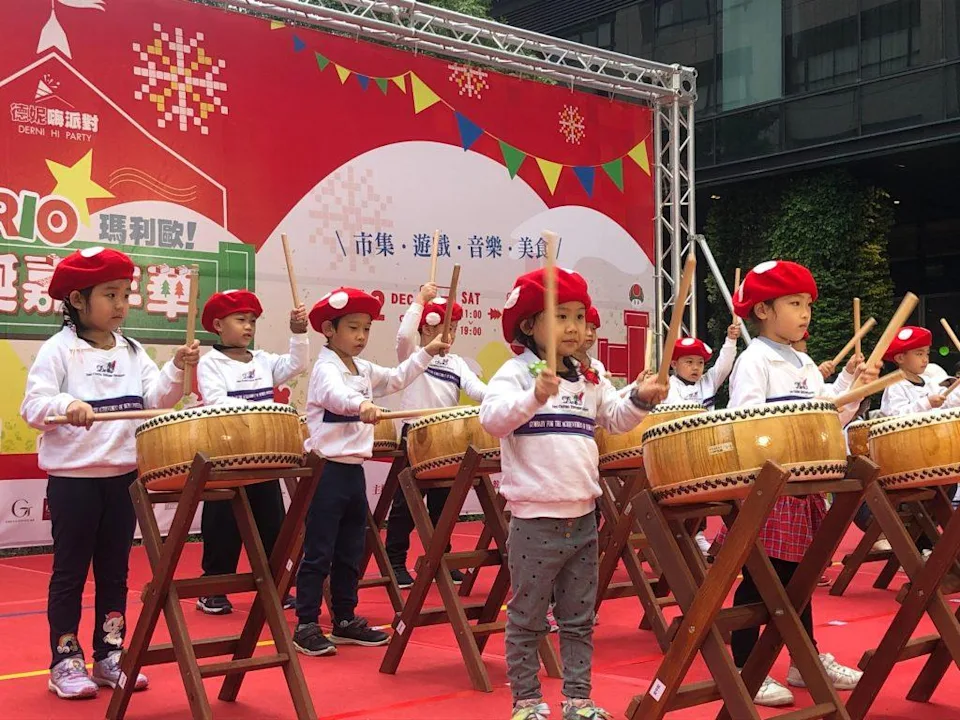 台南最美麗的耶誕裝置《奇幻樂園Fantastic Christmas》吸引萬人朝聖打卡！  打造浪漫耶誕國度！新光三越台南新天地12月耶誕系列活動不間斷！  超豐富耶誕親子樂園、動感十足耶誕熱舞大會