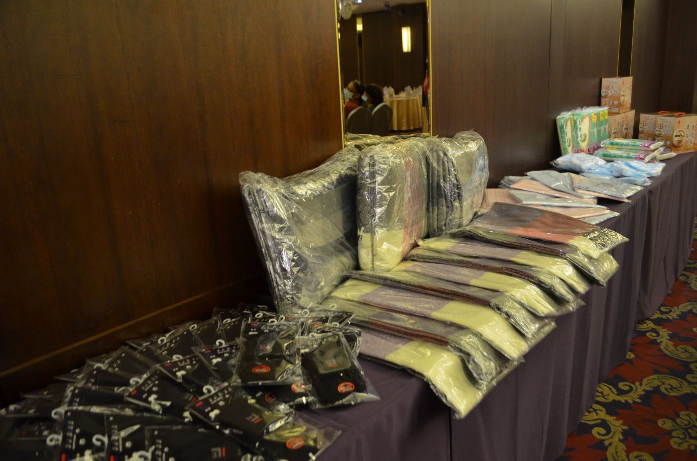 婦聯會台南市分會與歡喜希望社福基金會舉辦寒冬送愛心造福弱勢家戶活動 