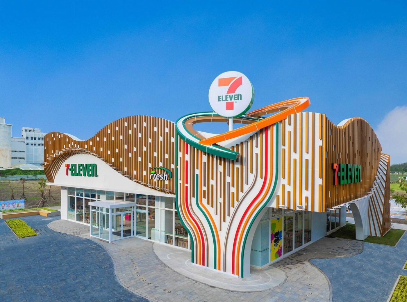 統一企業集團台灣7-ELEVEN 第7,110店 愿景輝煌橋通四海