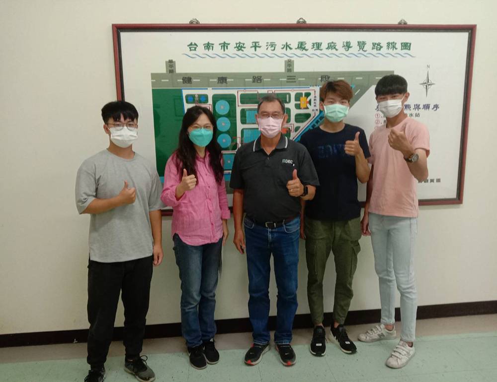 崑大環工系提供優質實習 系友帶領了解產業技術