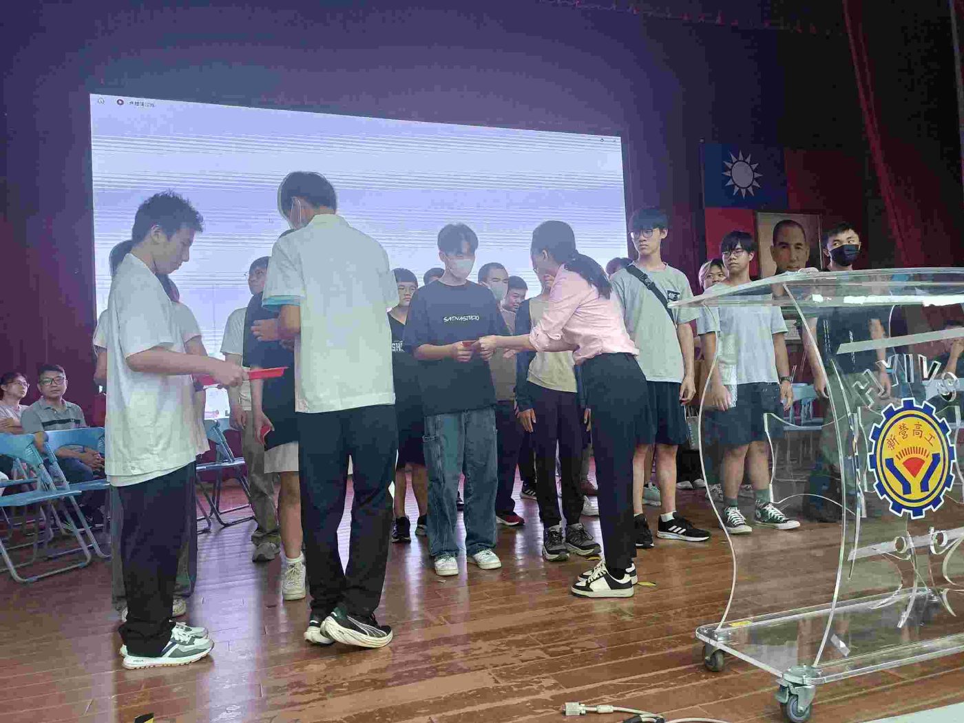 「選擇新營高工 未來一定成功---升學績效大放異彩」