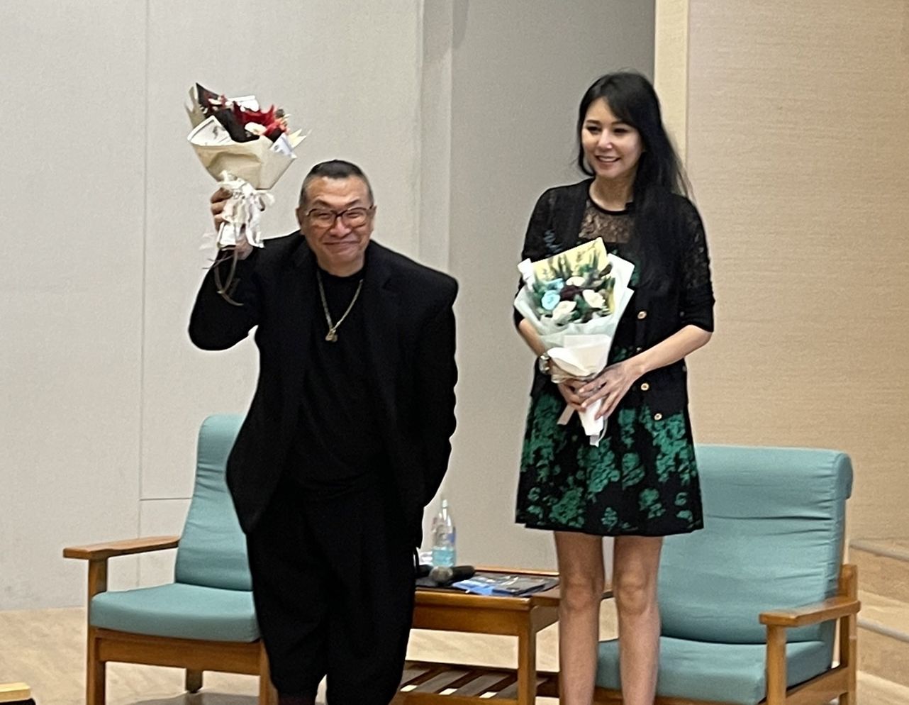 崑山科大講座教授洪偉明辦理「巴黎時尚史講座」 展現時尚活字典魅力
