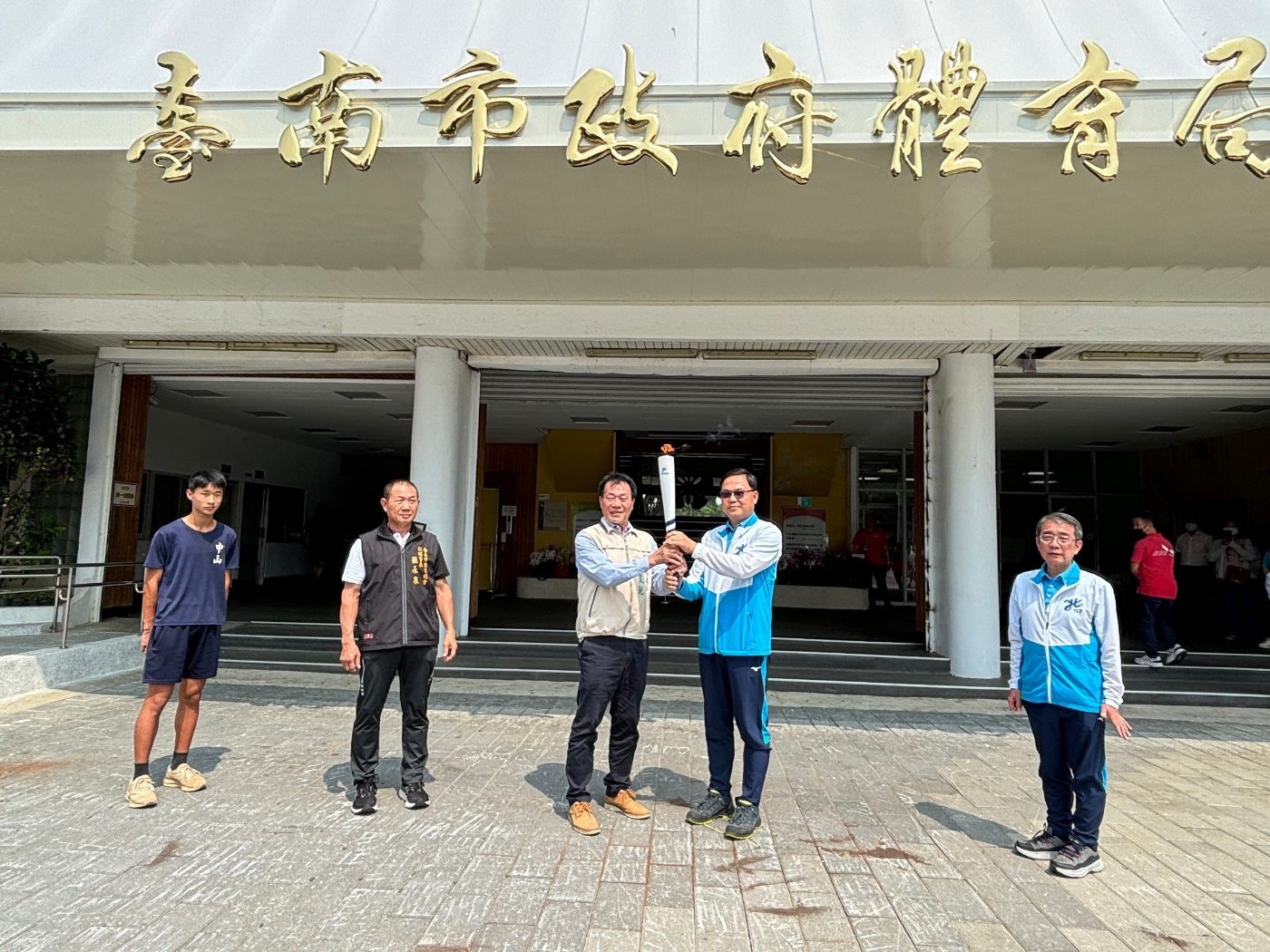 青春無敵！臺南小將傳遞113年全中運聖火場面熱鬧歡騰