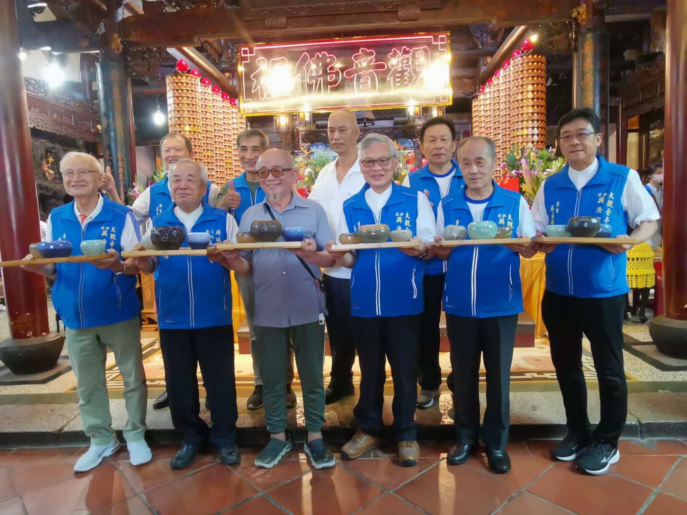 財團法人臺南市臺疆祖廟大觀音亭暨祀典興濟宮   觀音佛祖成道紀念法會 陶藝大師翁國禎捐贈陶藝作品敬獻神明