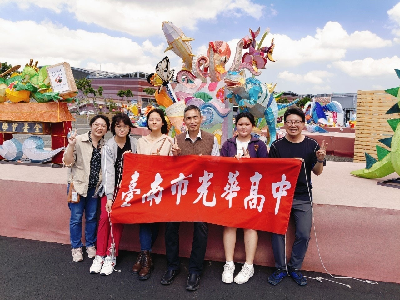 2024臺灣燈會耀府城，光華高中勇奪雙燈王