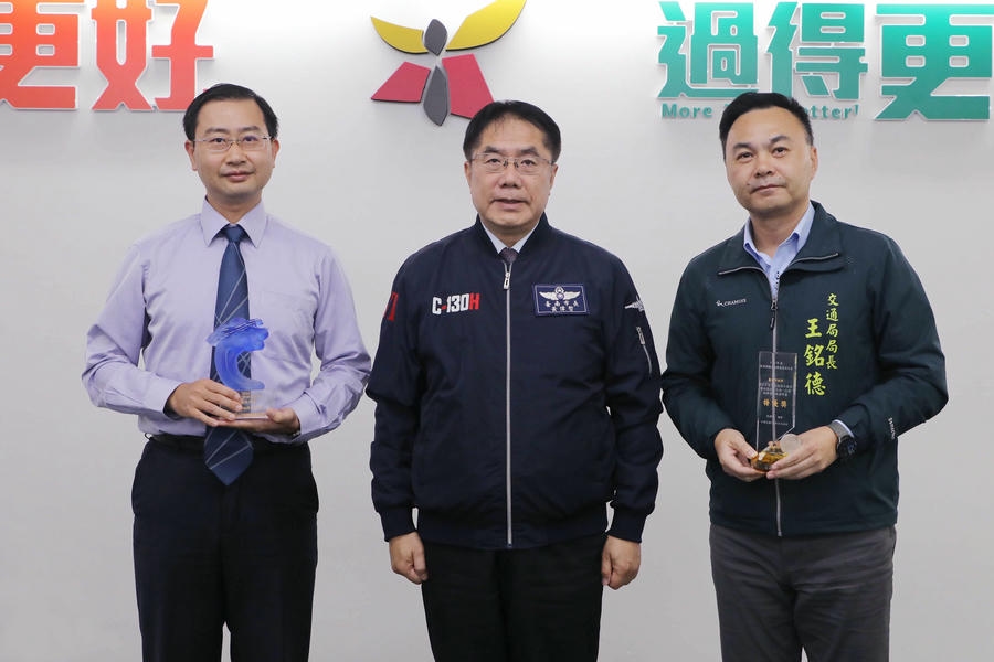 南市交通局榮獲2024雲端物聯網創新獎「優良應用獎」 與交通部智慧運輸系統發展建設計畫評鑑「特優」