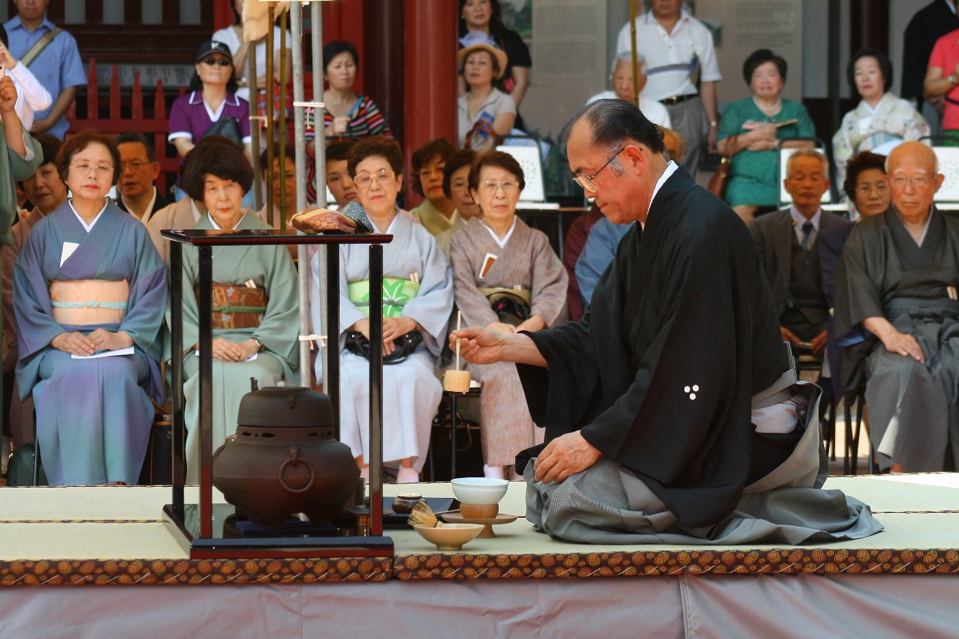 日本平戶市茶道鎮信流舉行獻茶式  於延平郡王祠向鄭成功致意