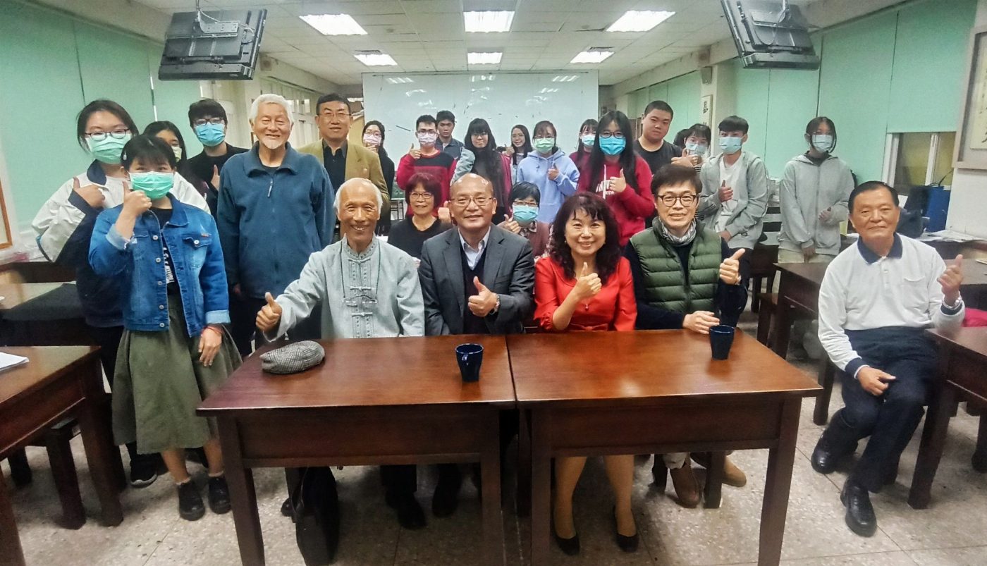 南大駐校藝術家杜忠誥教授與師生分享認識自己及現代書法創作