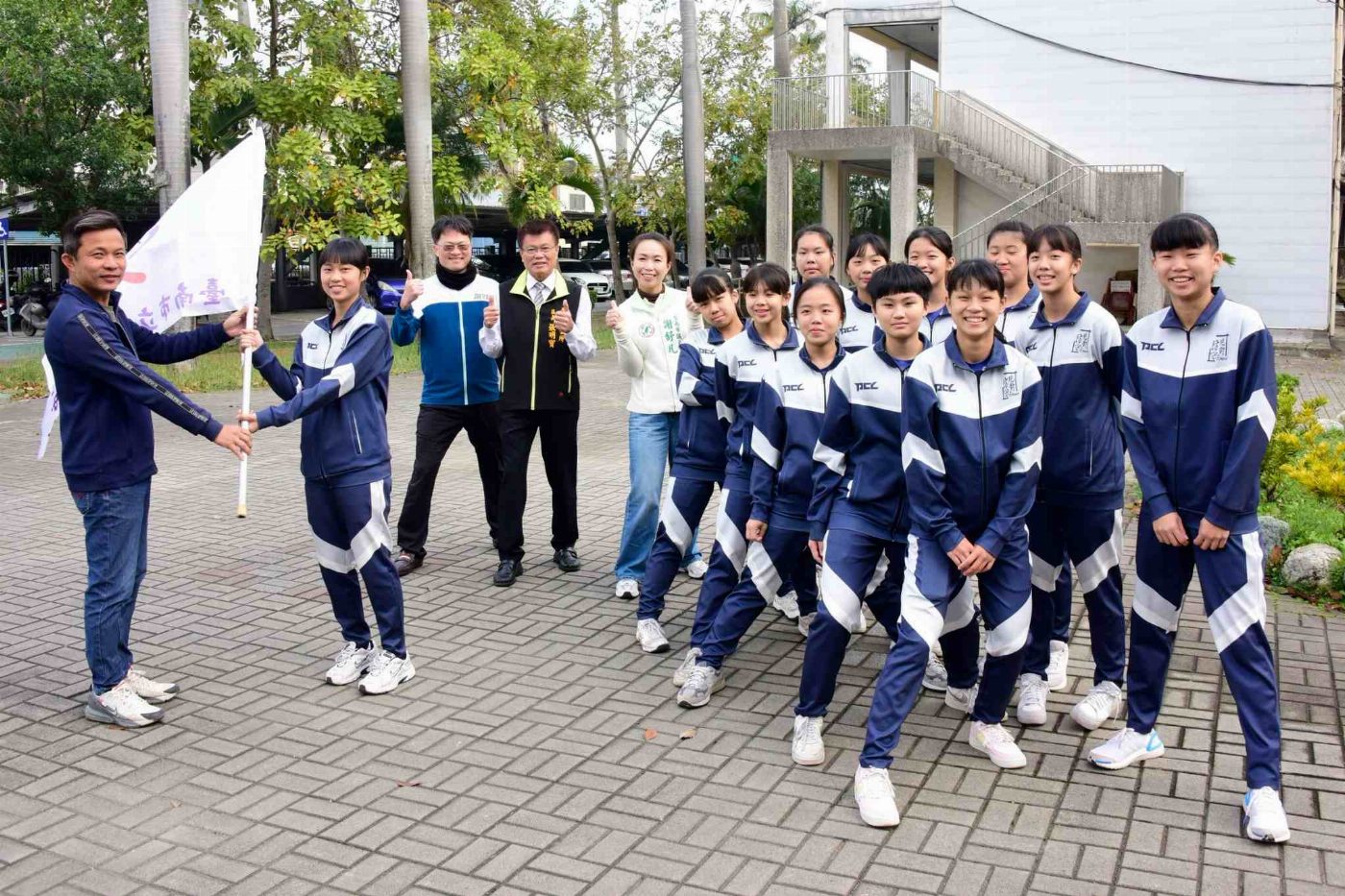學甲國中女子排球隊參加國民中學排球甲級決賽 在地領袖與社會各界共襄盛舉