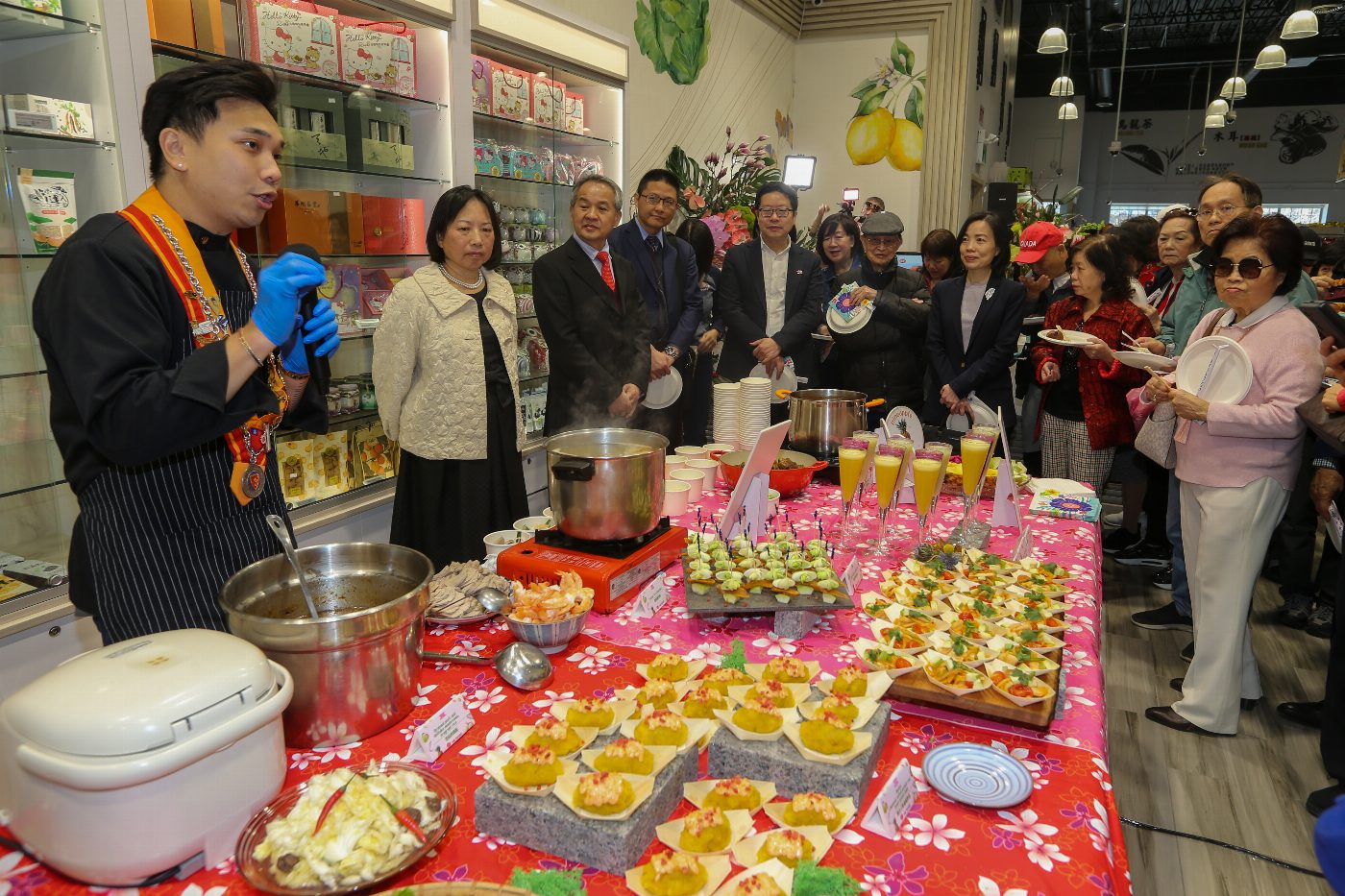 臺南農漁產品華麗變身 用美食和加拿大民眾交陪 世界冠軍名廚加持推出臺南農漁產品特色料理
