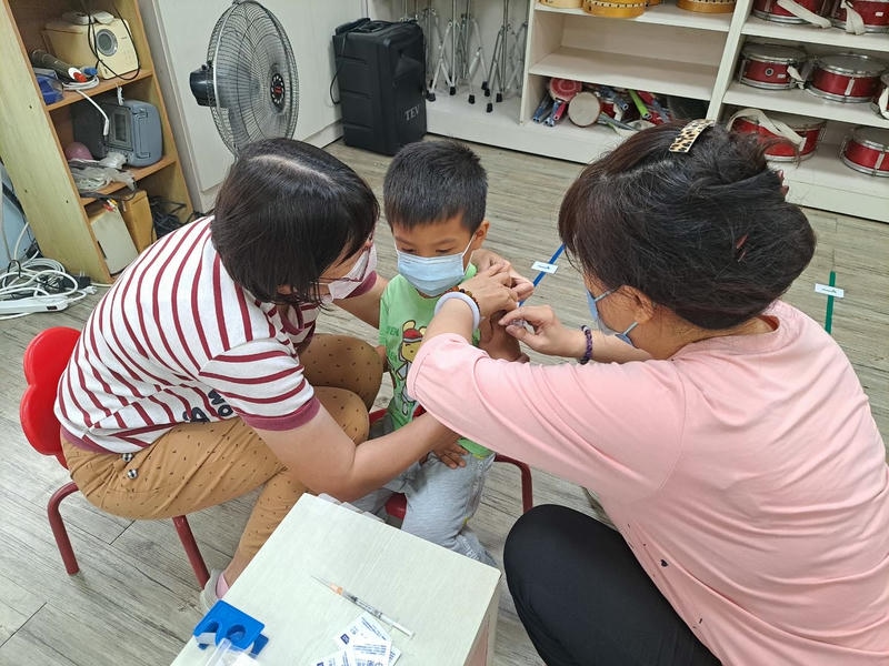嬰幼兒COVID-19重症風險高，成大醫院陳俐文醫師呼籲盡速接種疫苗，提升保護力！