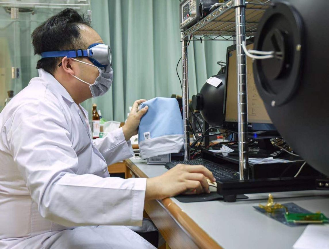 行動殺菌守護健康 崑山科大電機系聯手昂諾創意開發「菌翹包」防疫