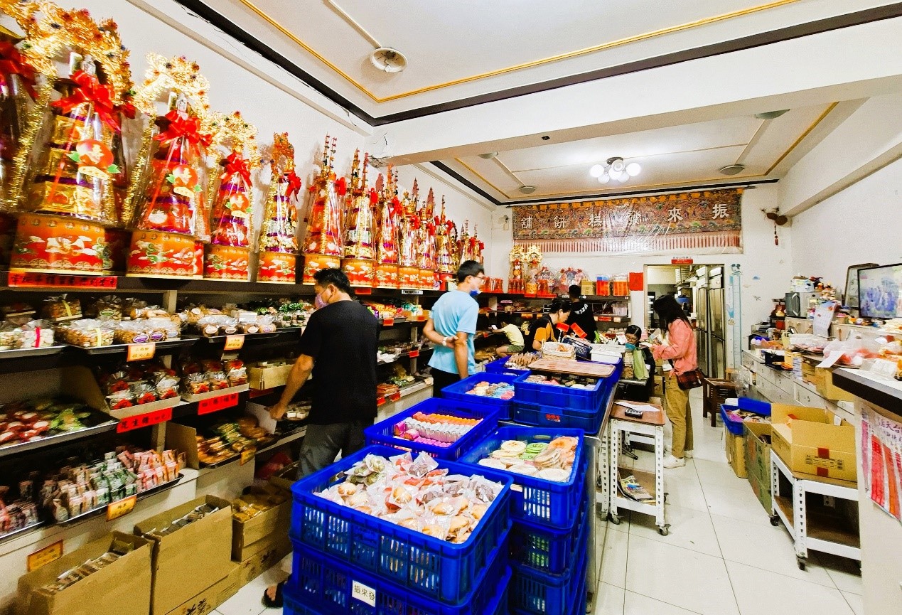「鹹甜引路臺南味」「振來發糕餅舖」祭祀宴王供品與生命禮俗糕餅全方位服務，包辦慶典每一刻