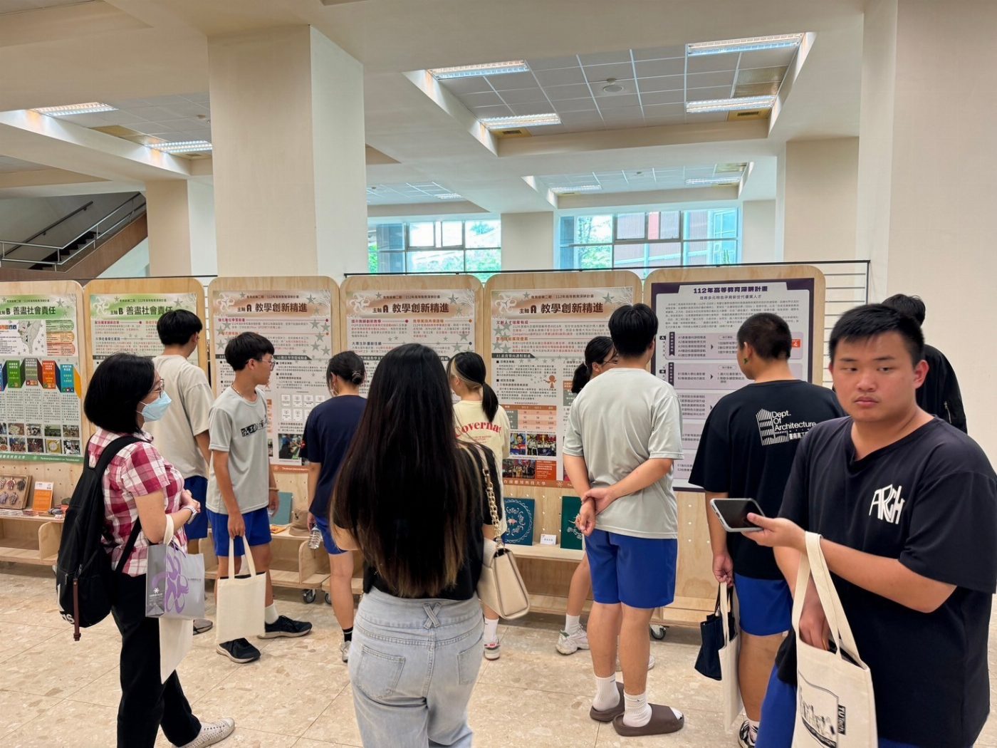 南應大高教深耕暨大學社會責任實踐計畫成果展  展現文創特色發展之「創新精進・化育深耕・責任落實」