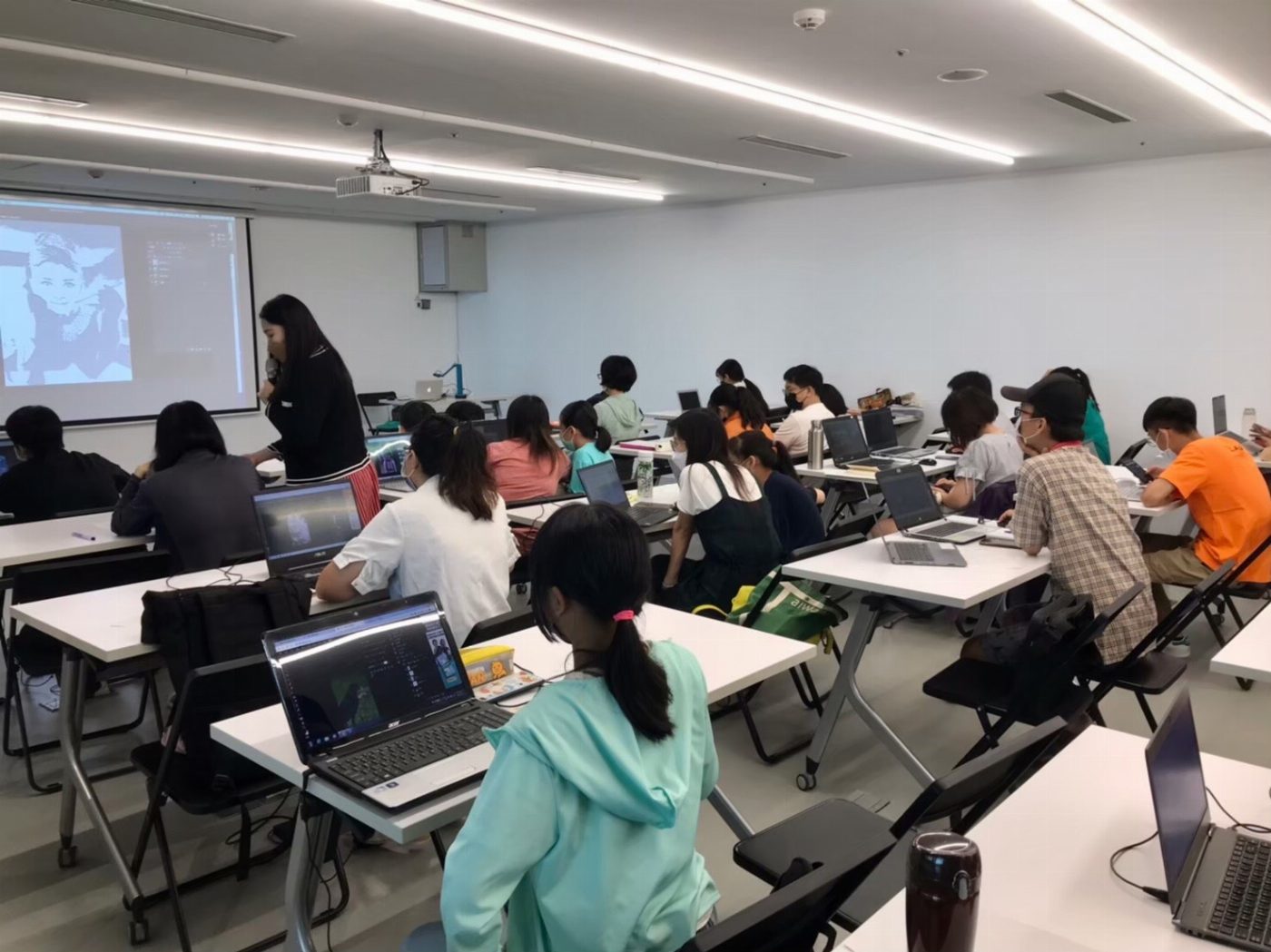 南市圖「E起來學系列課程」開跑囉，邀請你一起增進數位技能
