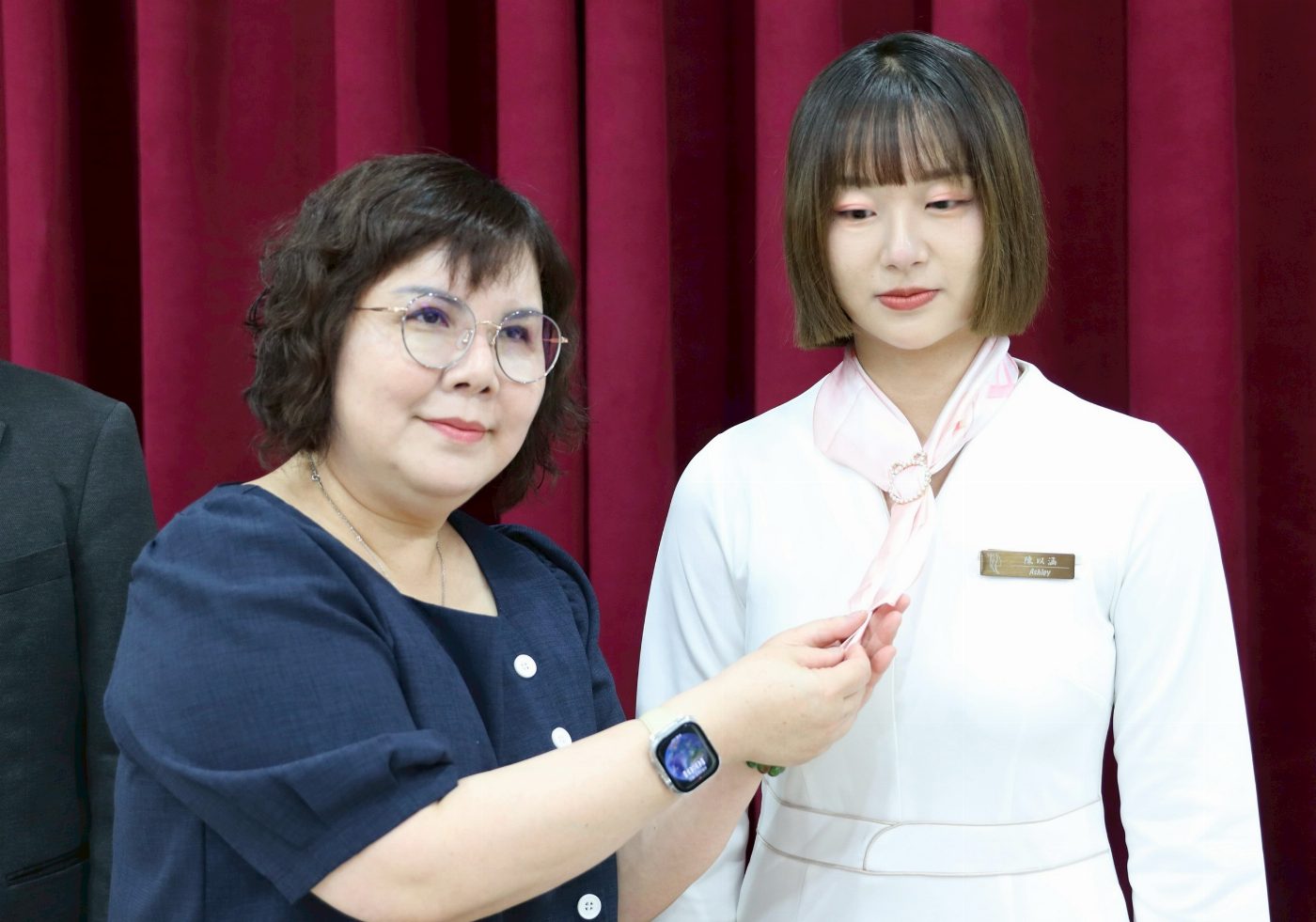 中華醫事科大生物醫學及美容保健系授服繫巾儀式醫美生力軍亮眼出擊