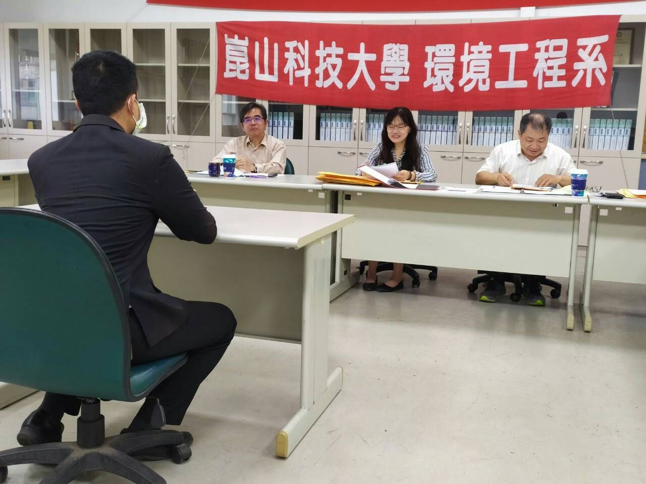 各行業菁英爭相報名 崑大環工所碩士在職專班連三年滿招