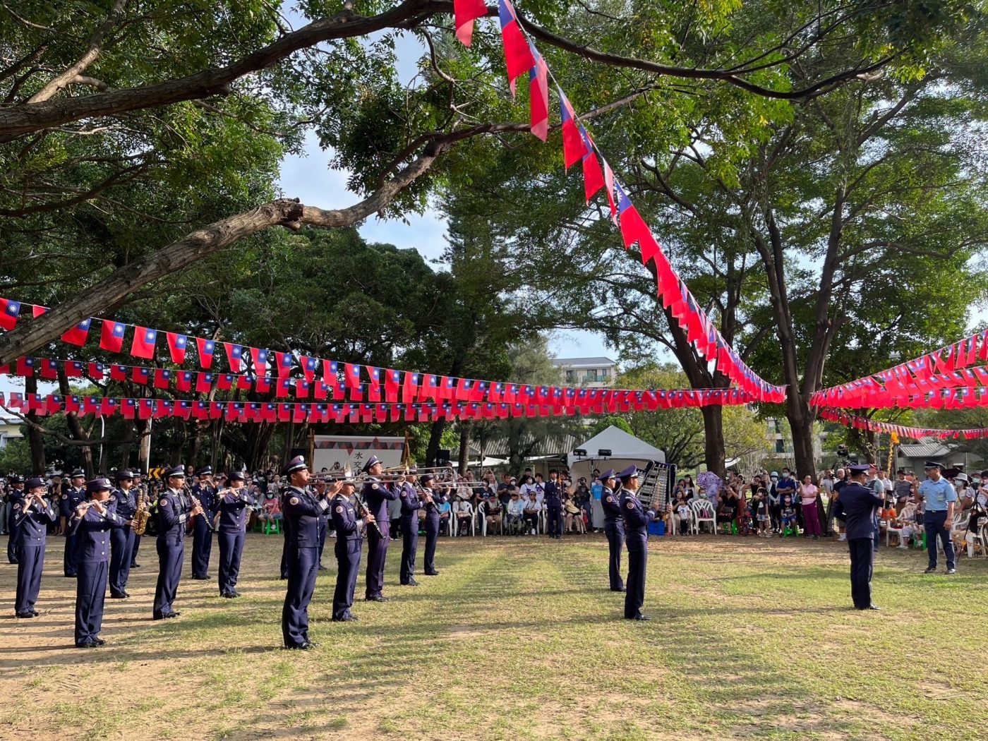 水交社「雷虎70耀雙十」旗海飄揚賀國慶  連假湧2萬人朝聖，超限量雷虎限定商品掀搶購潮