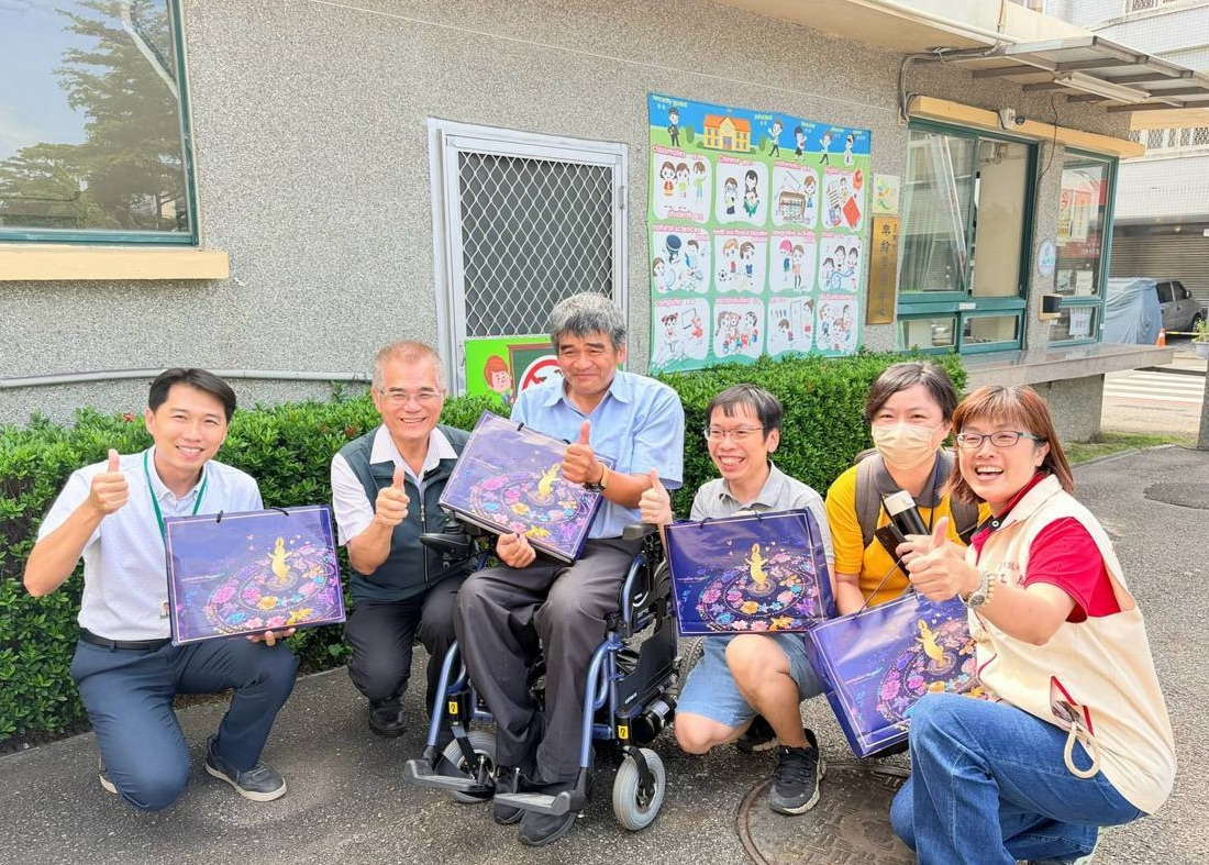 中秋傳愛延續六年！勞工局攜手亞航，千盒庇護月餅暖心送達