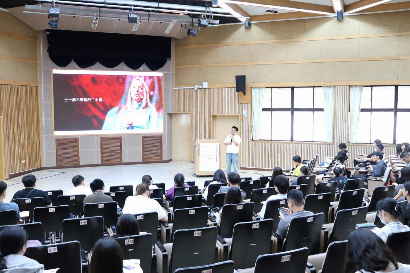 南大邀請臺北醫學大學跨領域學院執行長吳明錡暢談「做自己的人生設計師」