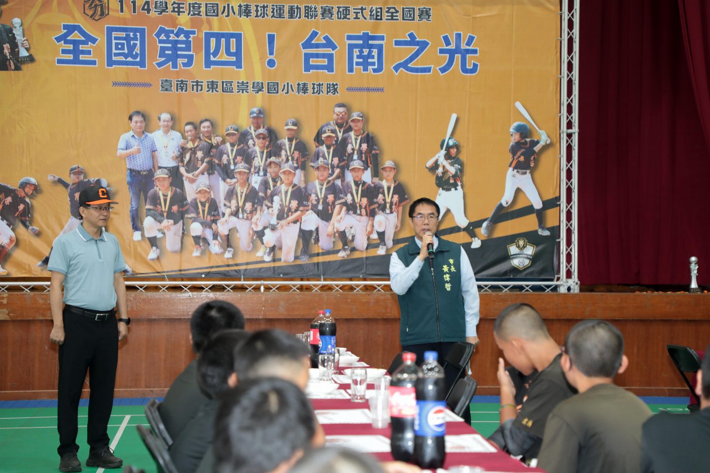 睽違二十年再闖四強！台南崇學棒球隊奪殿軍，市府擘畫體育發展藍圖