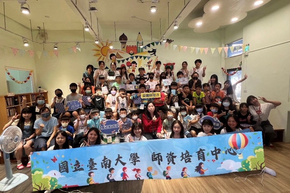 南大史懷哲教育服務營隊前進澎湖內垵 為在地學童帶來嶄新AI體驗