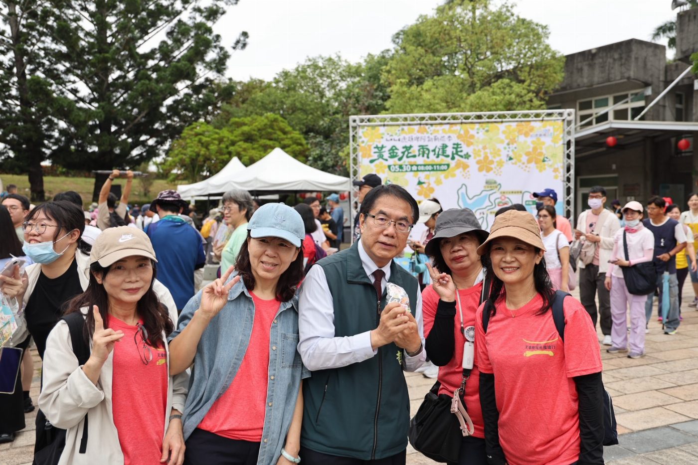 虎頭埤黃金花雨健走熱鬧登場　黃偉哲邀全民漫步花海感受台南初夏魅力