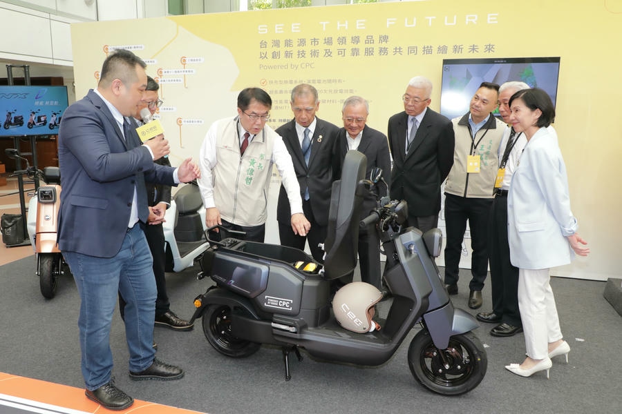台灣中油設立電動機車電池換電服務站選台南首發　