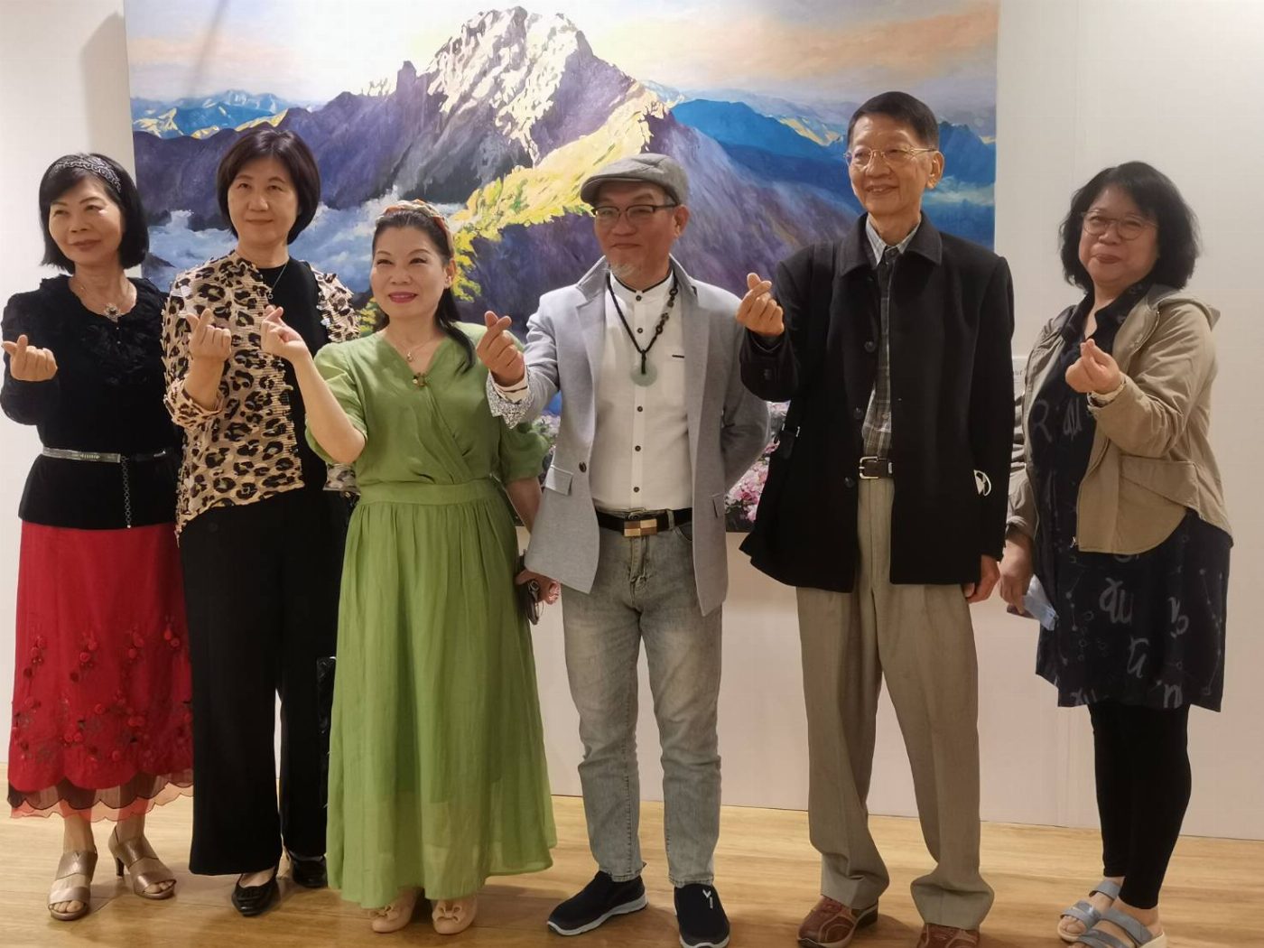 新光三越台南中山店7F正推出繪島浮生——現代油畫聯展 展出3位大師近百幅油彩畫作 免費開放參觀