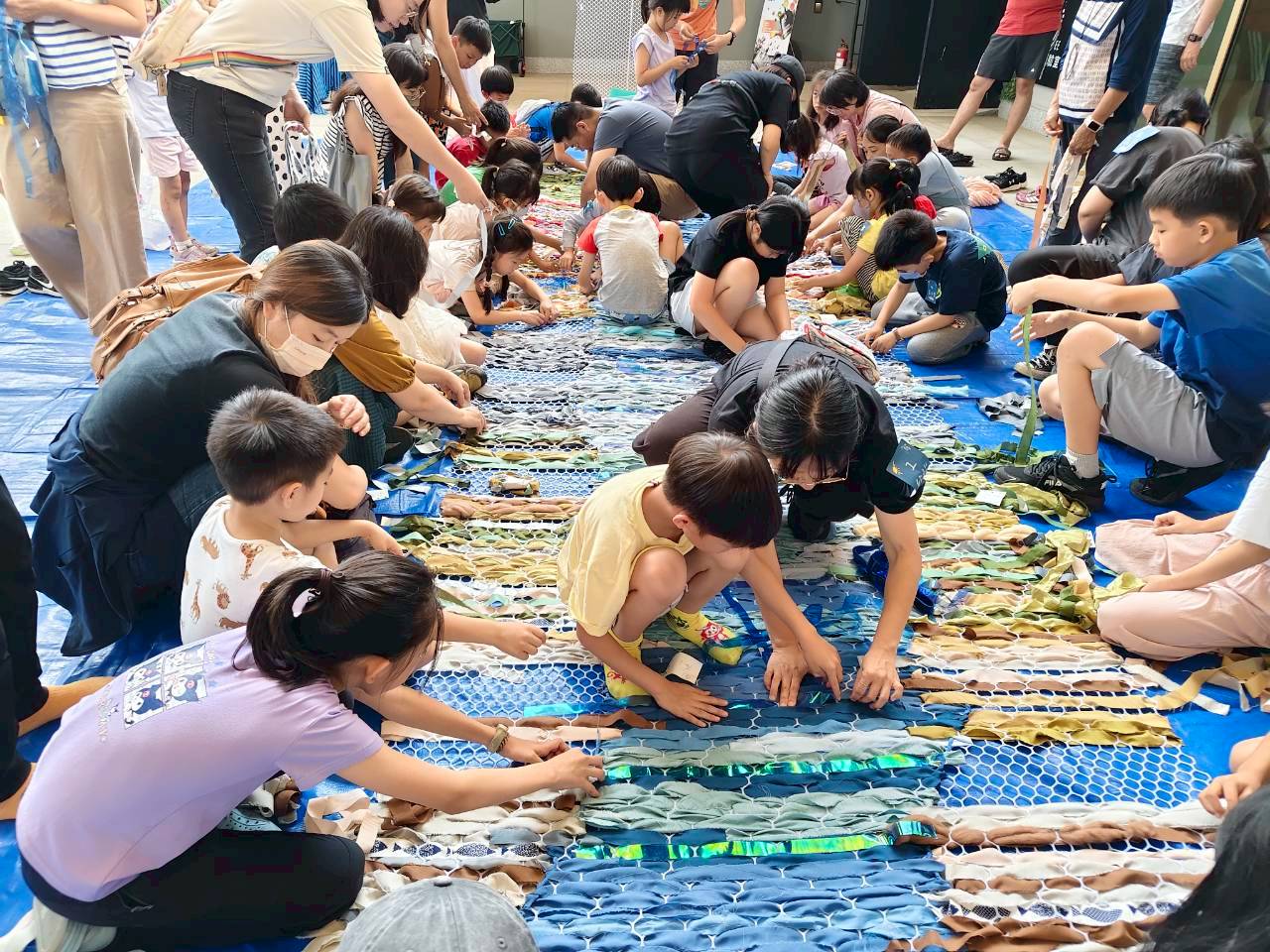 南市圖「114年小小閱讀達人」出爐　  世界閱讀日「河，樂融融」親子共創活動溫馨展開