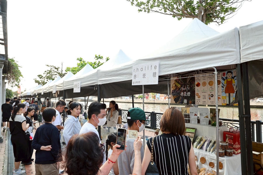 黃偉哲推安平運河百年計畫 「大員盛場」市集開張邀民眾走訪
