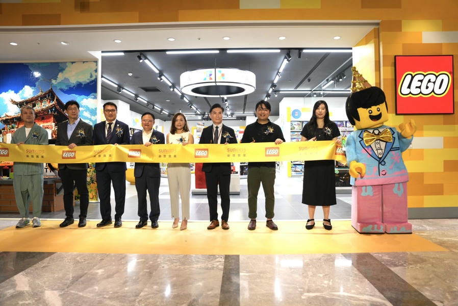 台南首間樂高®授權專賣店正式登陸南紡購物中心 設置全台最大拼砌體驗遊戲區 結合在地文化美食與拼砌創意 打造全台首座積木美食攤