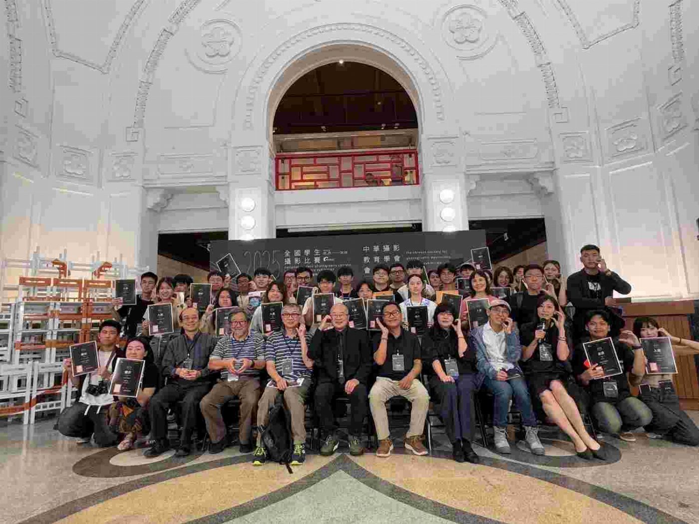 蕭培賢老師帶領南應大的同學參加2025全國學生攝影比賽