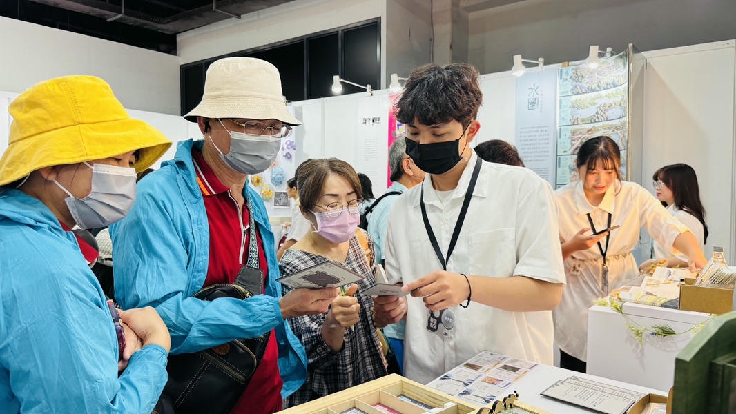 勞工局率晴天坊參訪「青春設計節」，觸發創意新浪潮!
