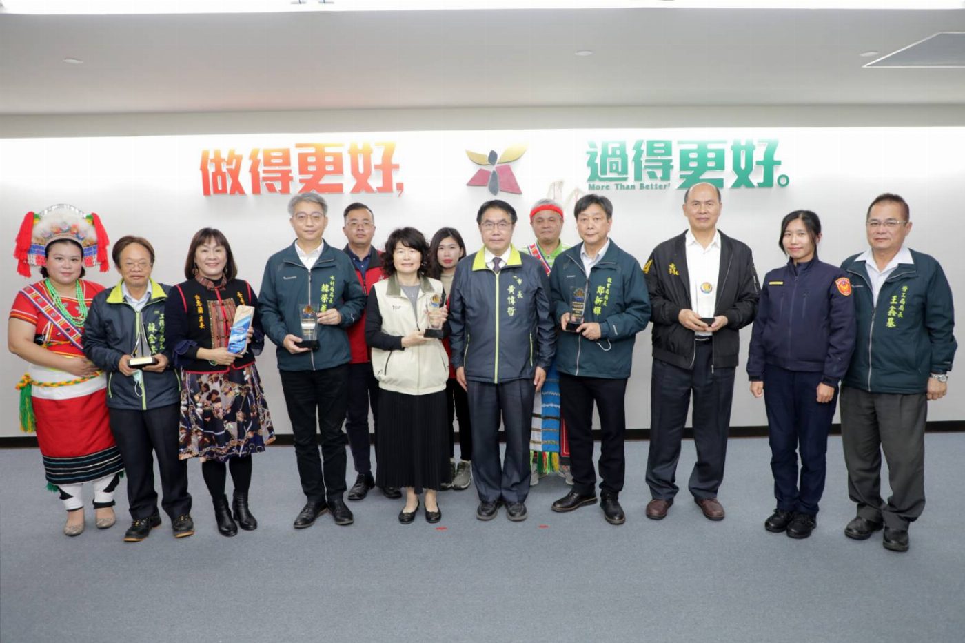 臺南市政府團隊參加111年臺灣健康城市暨高齡友善城市獎項評選榮獲8件，成績優異
