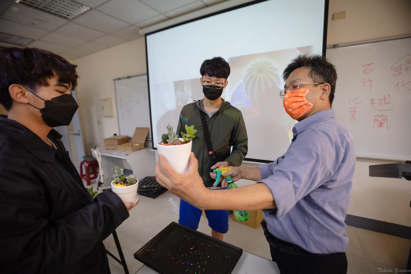崑大樂活學程開設園藝輔療課程 栽種多肉植物體驗綠色療癒力