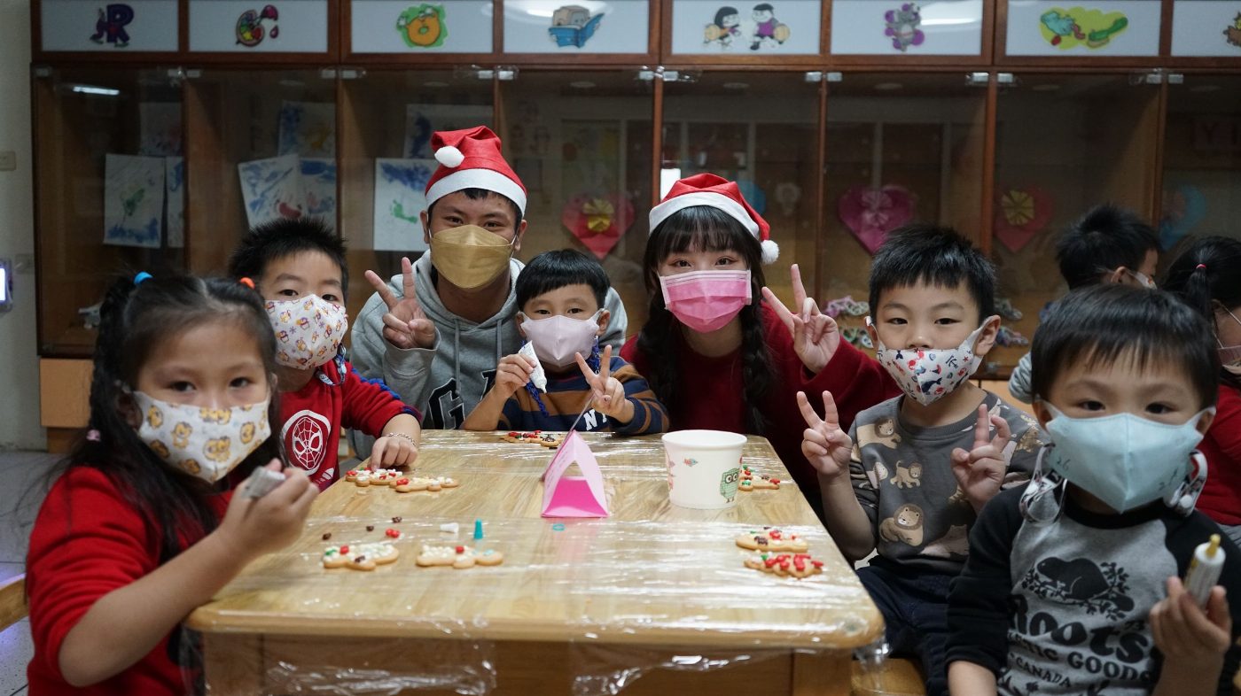 崑山科大附幼聯合社團舉辦「繽紛聖誕薑餅」活動 溫馨慶佳節