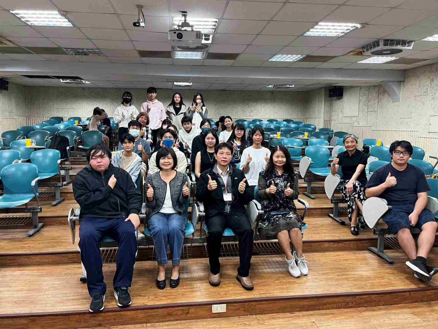 崑山科大學生以文字凝視生命 書寫人生故事勇闖心靈難題