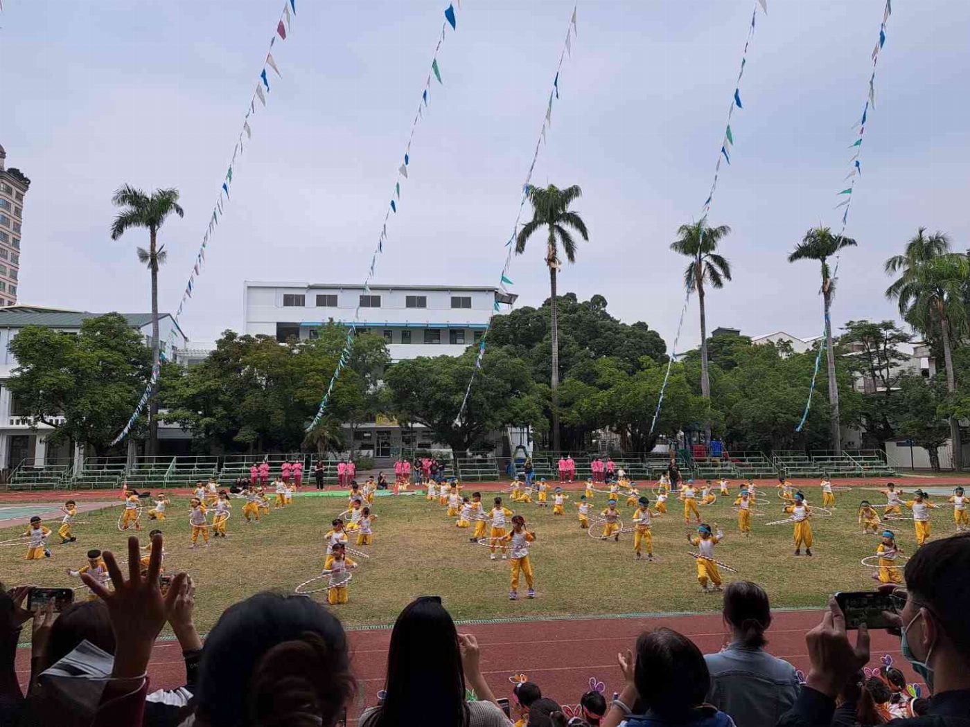 光華幼兒園創舉~百位親子同起跑8分鐘馬拉松