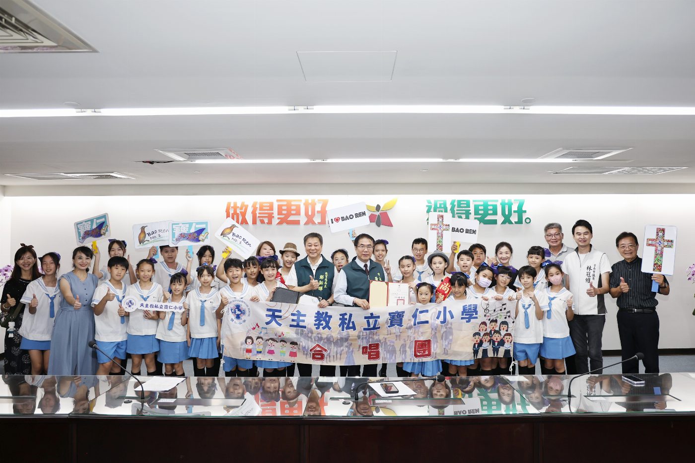 台南學子在國際舞台閃耀：兩校合唱團於新加坡奪金銅，展現卓越藝術實力