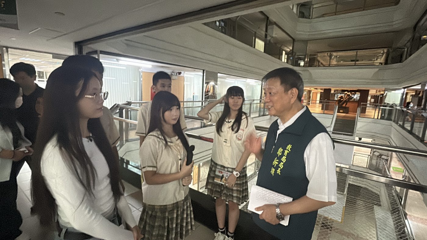 國中生親臨市府 探索市政與民主參與的奧秘