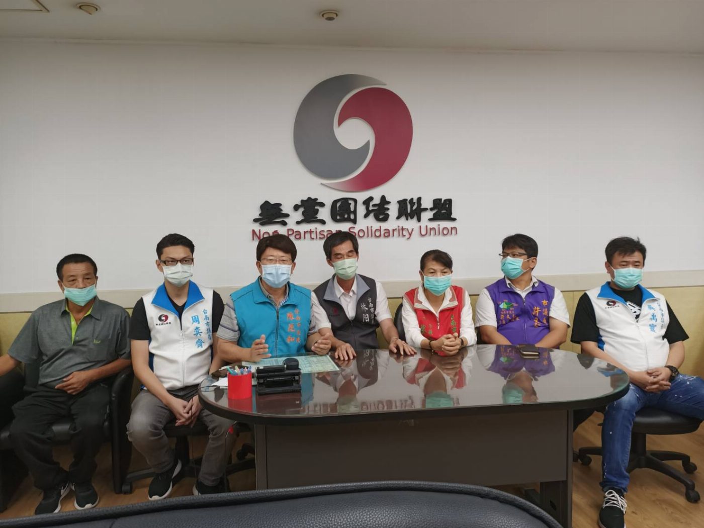市議會無黨團結聯盟抨擊執政黨議員是無理取鬧的護航 