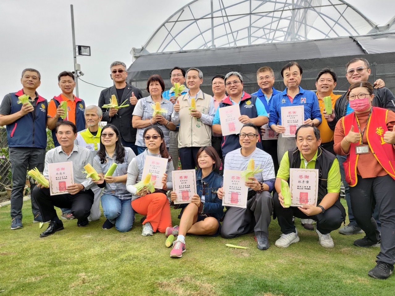 立委郭國文及台南市政府農業局長李建裕肯定扶輪挺小農做公益活動