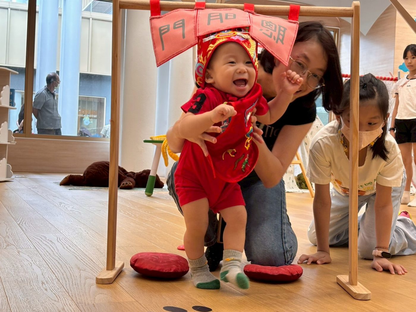 閱讀不只翻繪本！南市圖打造五感閱讀新體驗  全新「寶寶小學堂」登場