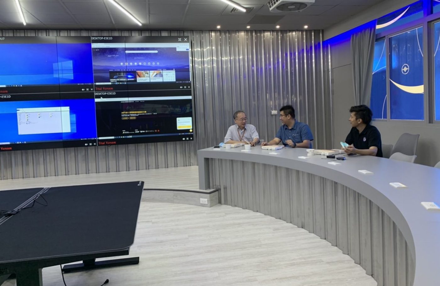 崑山科大電遊學程辦理教師教學精進工作坊 展示多媒體手遊科技教室