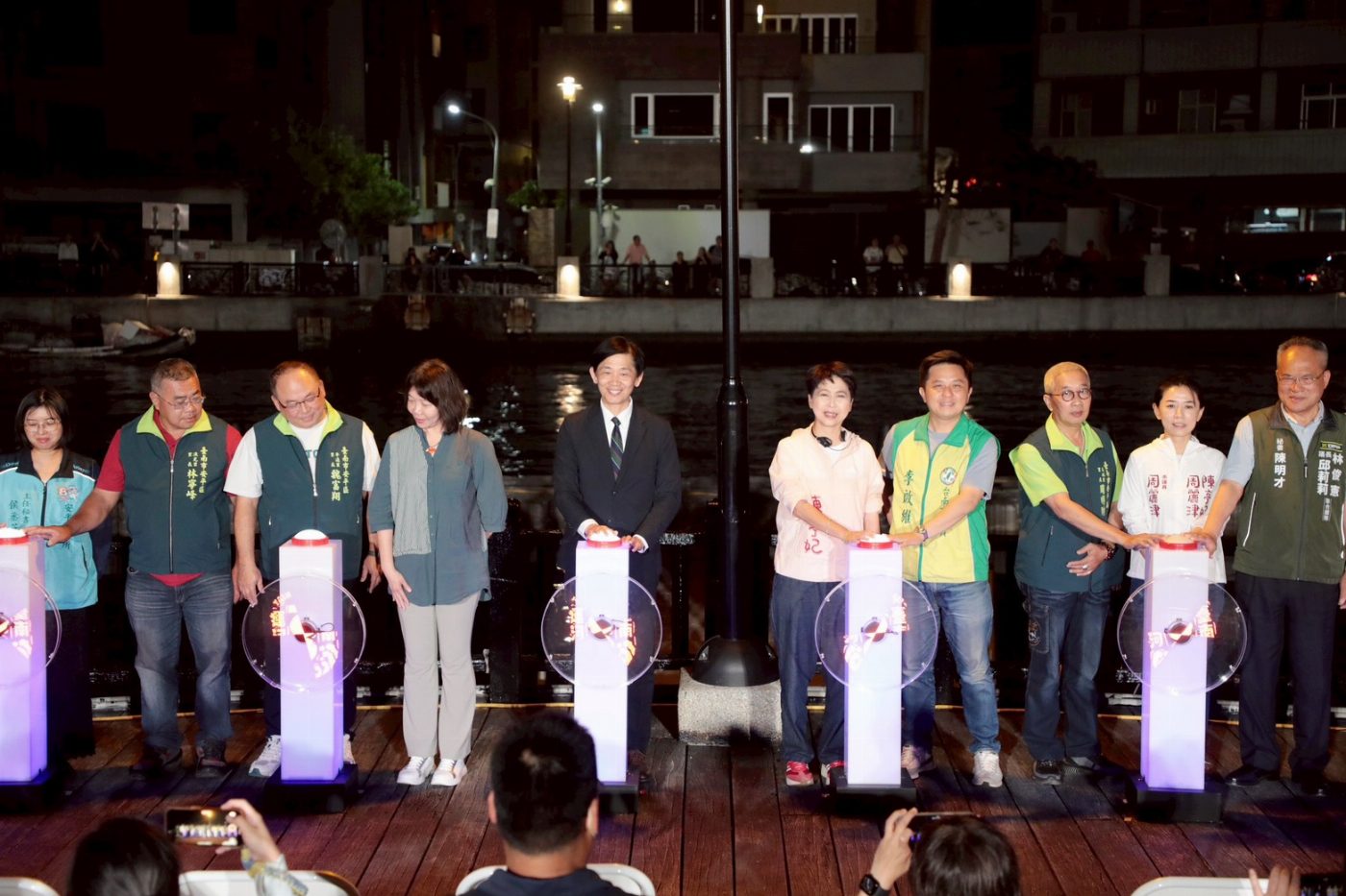 台南運河百年再現榮光　水岸燈光秀點亮府城夜色