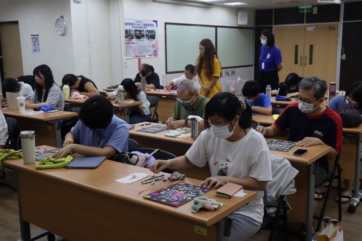 激發創造力：南大學生體驗黑板藝術魅力