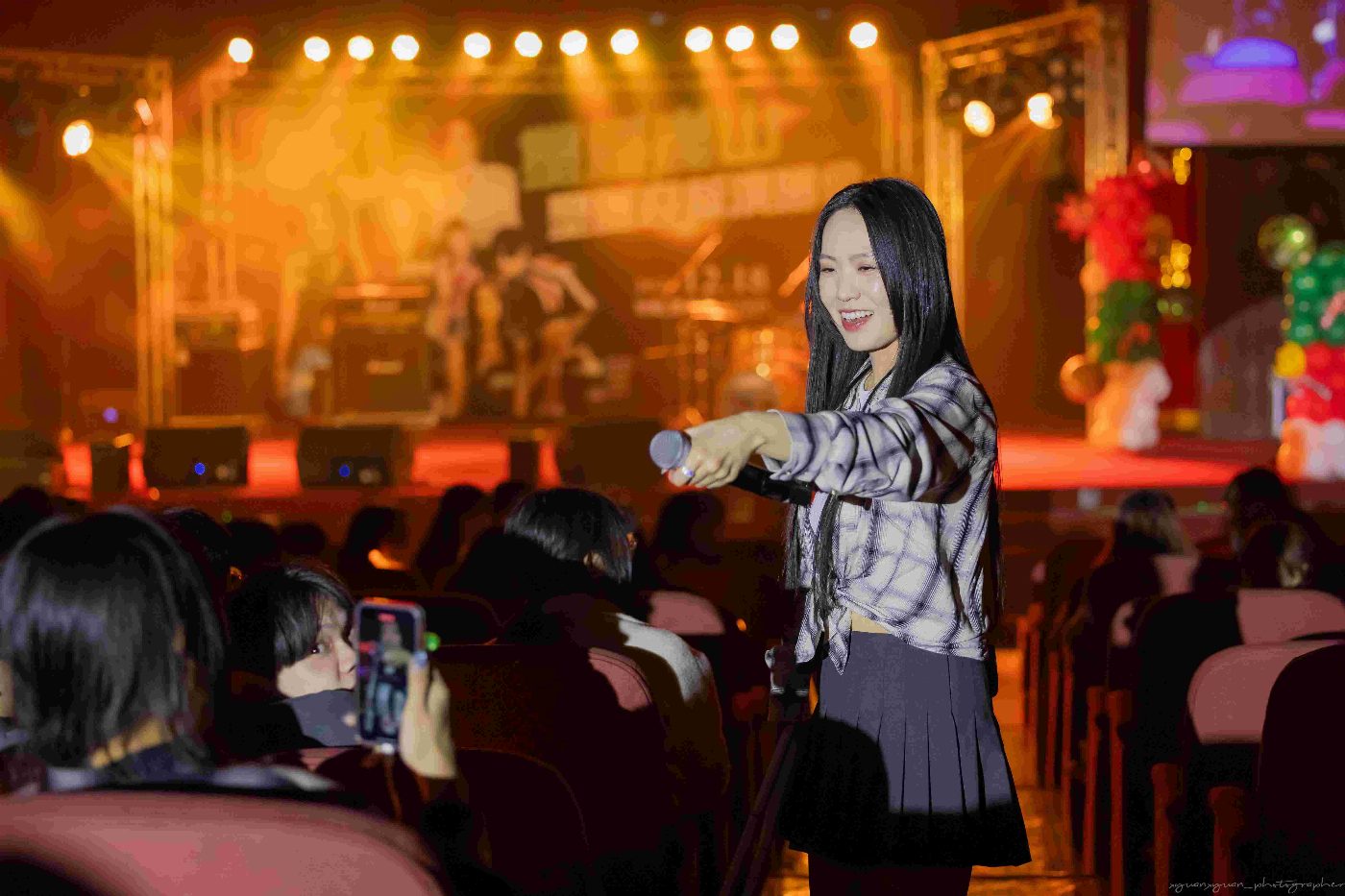 崑山科大迎新演唱會星光熠熠 群星接力熱唱嗨翻校園
